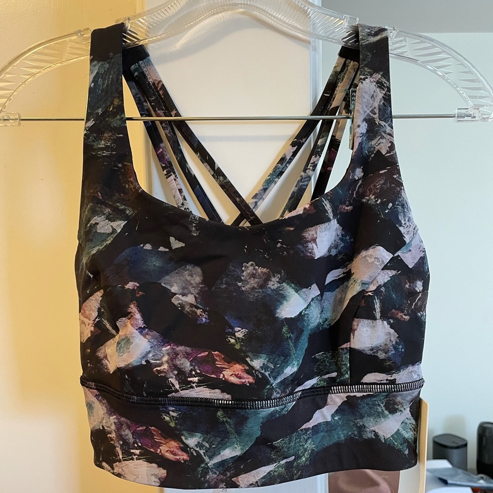 Lululemon Free To Be Serene sports bra size 6